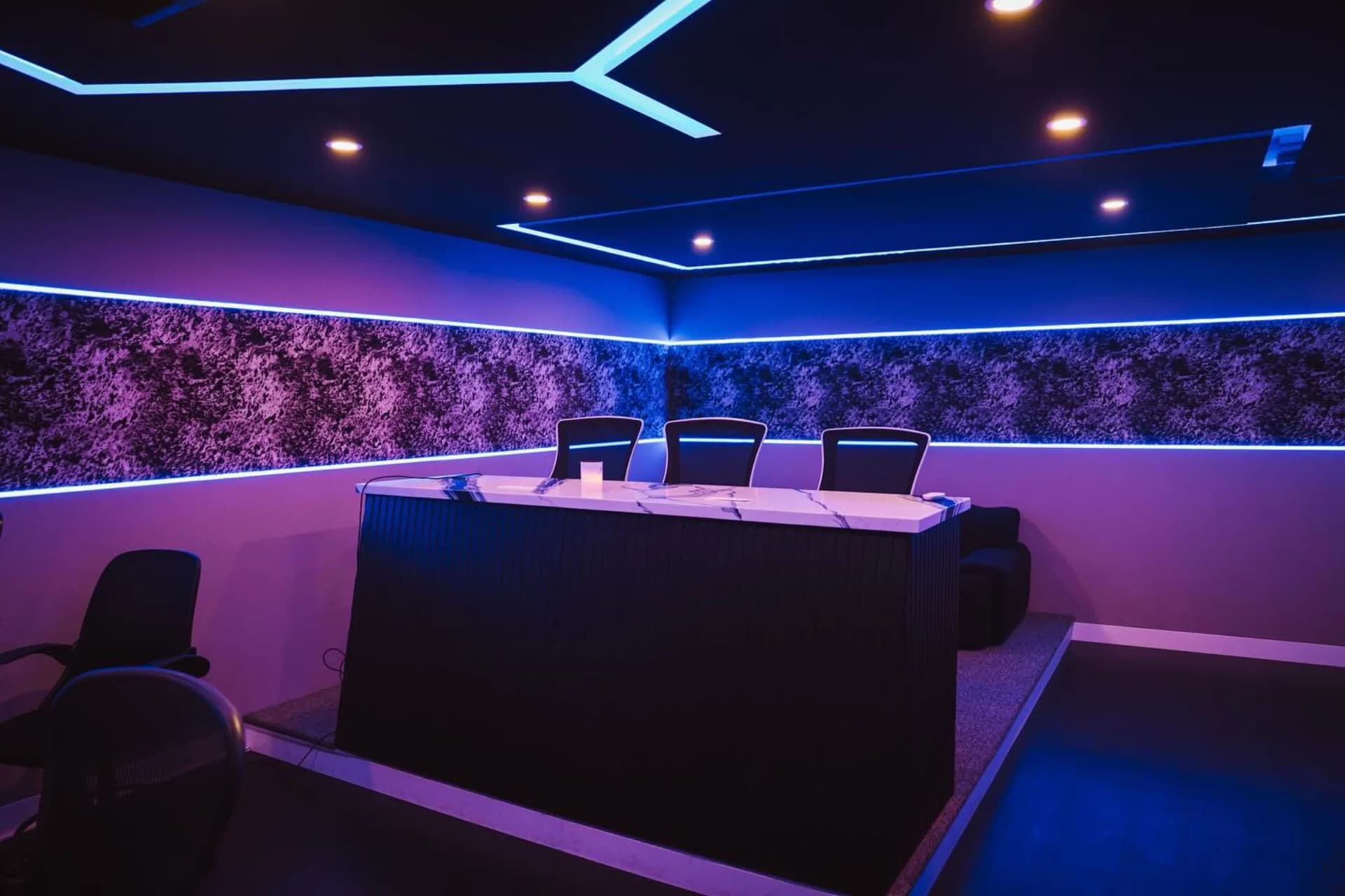 Collaboration lounge with studio worktable