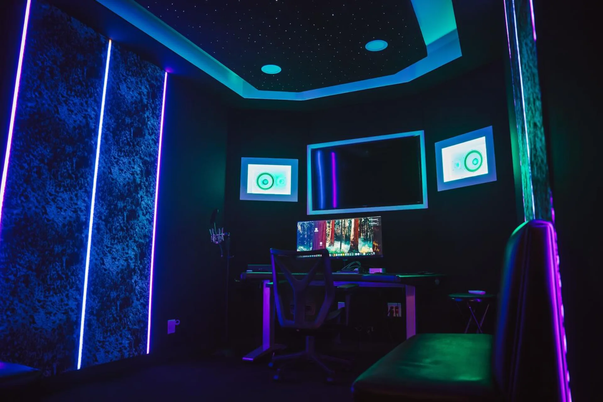 Private vocal suite with a star-lit ceiling